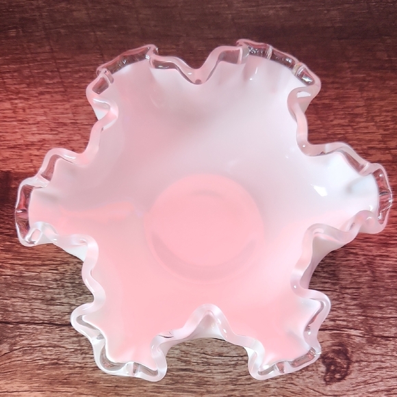 White Ruffled Glass Bowl - Picture 3 of 7